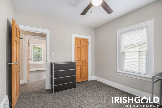 Gallery Image (16 of 17)