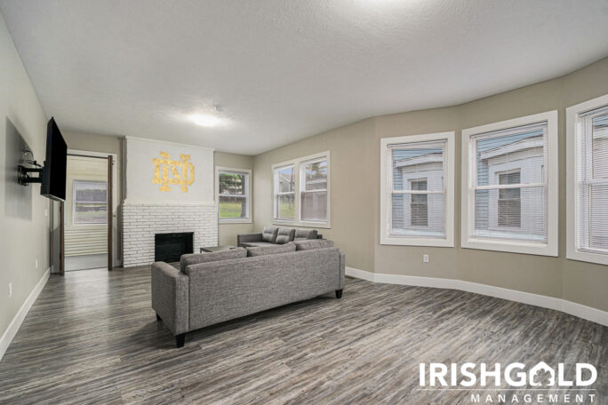 Gallery Image (1 of 28)