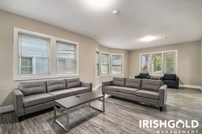 Gallery Image (2 of 28)