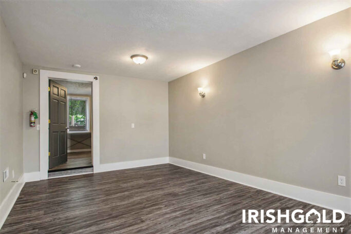 Gallery Image (16 of 18)