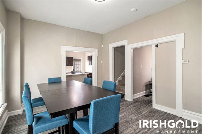 Gallery Image (1 of 17)