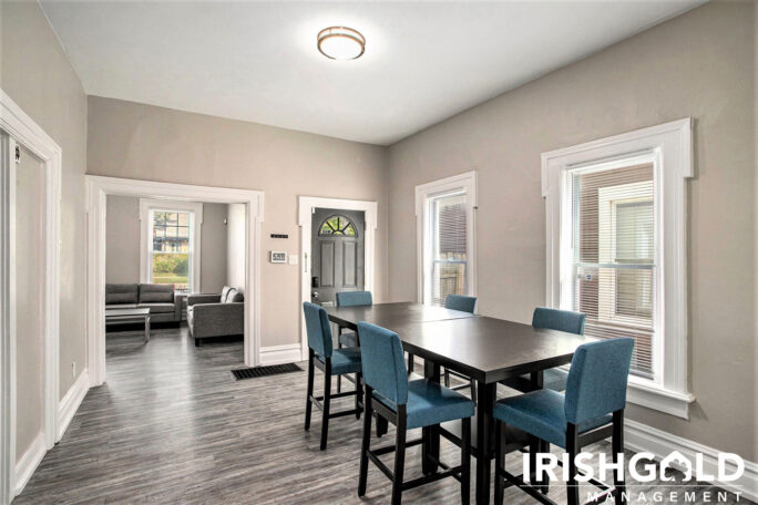 Gallery Image (2 of 17)