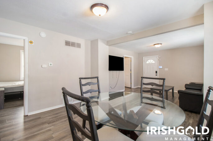 Gallery Image (2 of 16)