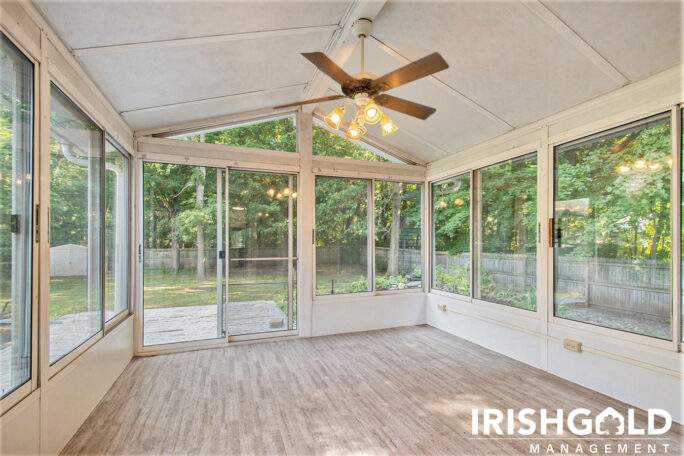 Gallery Image (18 of 19)