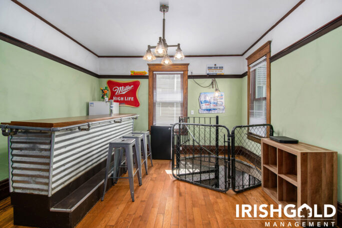 Gallery Image (1 of 15)