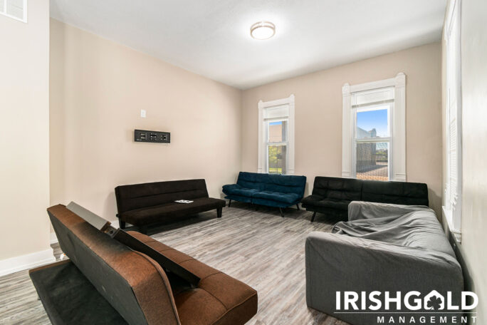 Gallery Image (2 of 19)