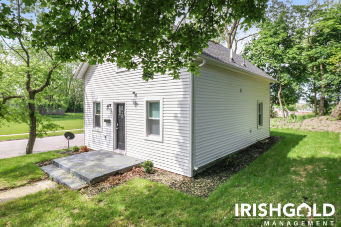 Gallery Image (2 of 34)