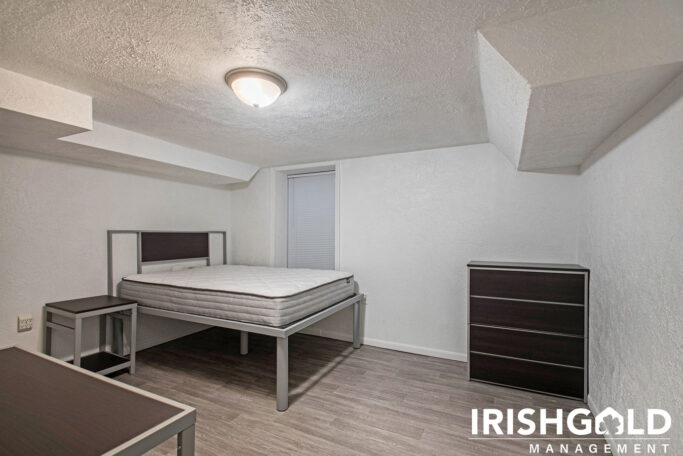 Gallery Image (3 of 18)