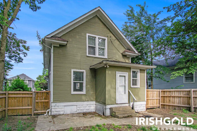 Gallery Image (2 of 20)