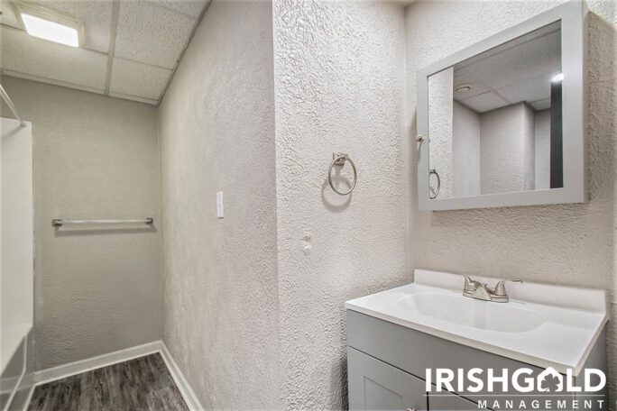 Gallery Image (15 of 17)