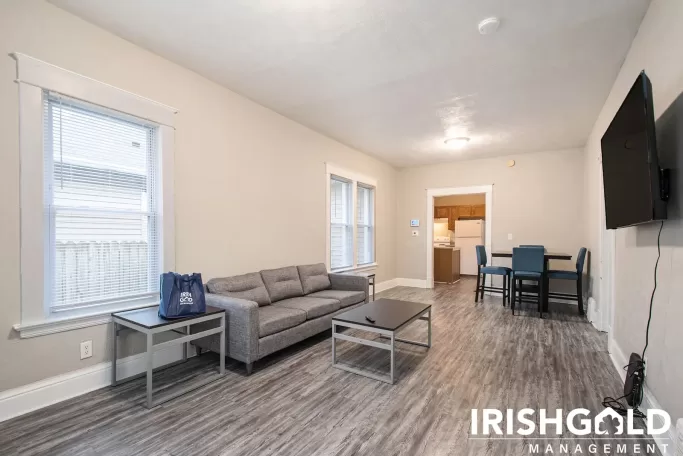 Gallery Image (3 of 16)